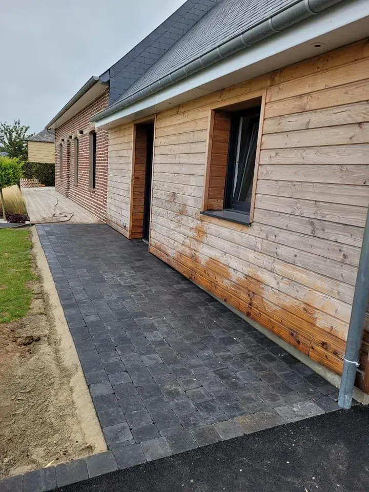 Une allée sur mesure  (1)webp